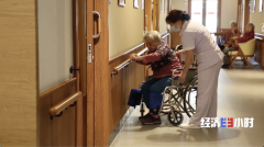 不只让白叟享遭到了科技带来的盈利 